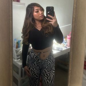 Selling both items top and pants